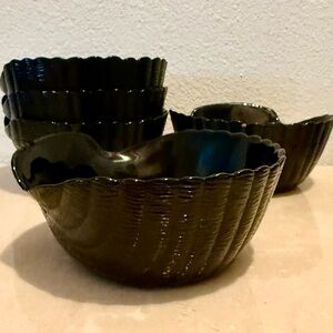 5 Arcoroc Coquillage, black bowls. France